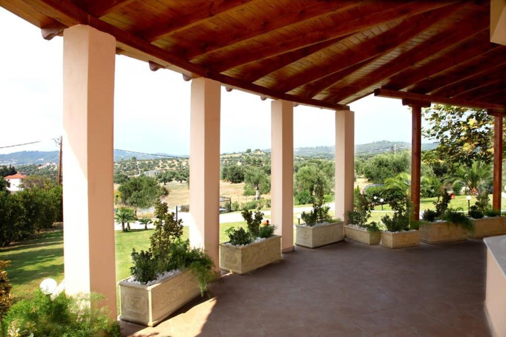 Wonderful Villa With Great View In Posidi-Каландра Экстерьер фото